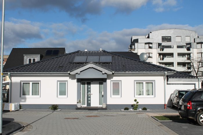 Bungalow-mit-vordach-blank-meckenheim-t