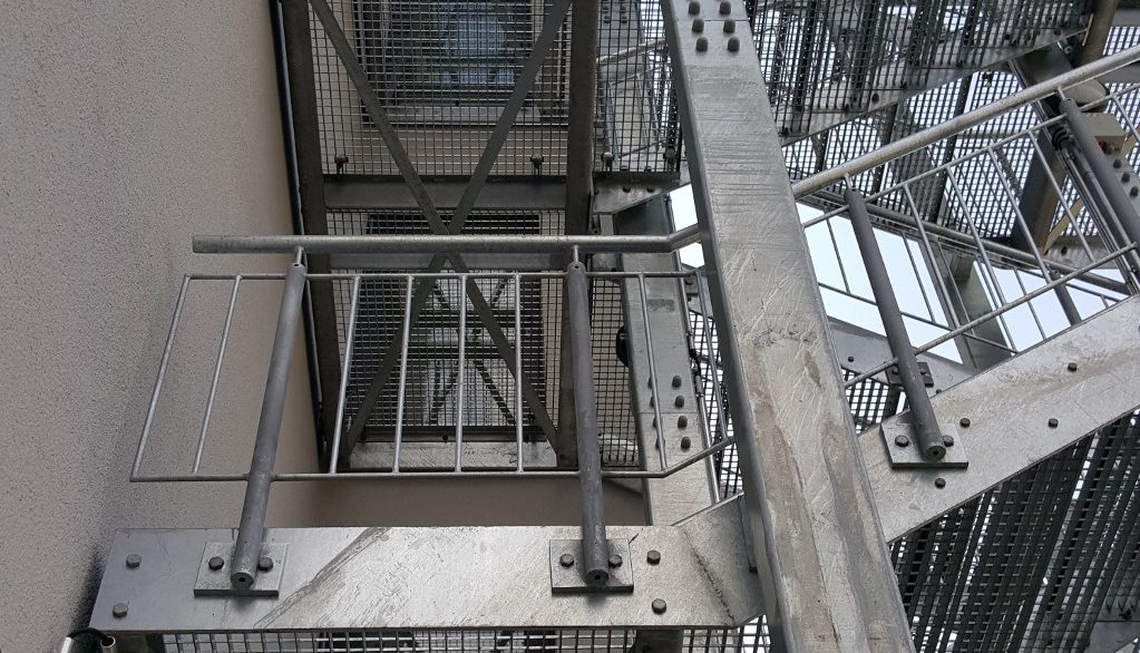 Metallkonstruktion-am-Dorin-Hotel-Walter-Blank-Meckenheim-IBW-b3